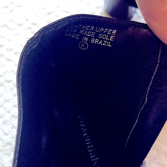 Essential zip up boots - Picture 2 of 3